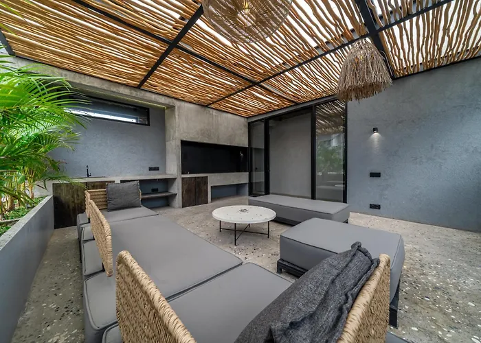 Predmet Padonan - Private Pool Retreat Rooftop & Outdoor Lounge